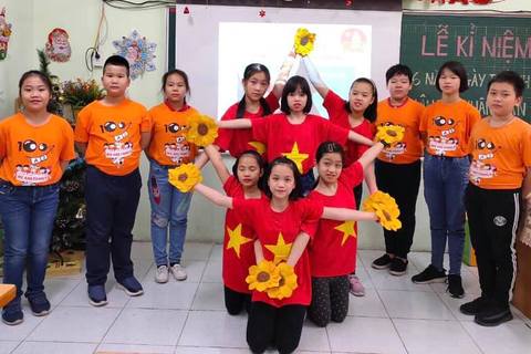 Tiết sinh hoạt Đội "Em yêu biển đảo Việt Nam" của Chi đội 5A2 Trường Tiểu học Thành Công B