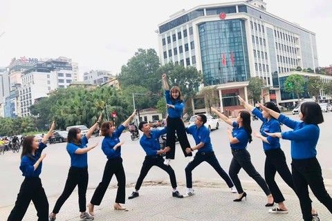 Niềm vui của Chi đoàn giáo viên trường Tiểu học Thành Công B trong ngày hội “90 năm – Tuổi trẻ tự hào 2021”