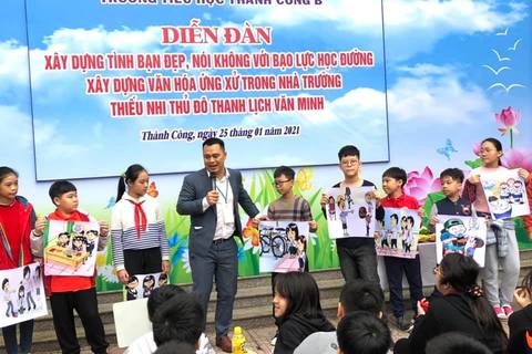 Diễn đàn “Xây dựng tình bạn đẹp, nói không với bạo lực học đường - Xây dựng văn hóa ứng xử trong nhà trường - Thiếu nhi Thủ đô thanh lịch văn minh” ở trường Tiểu học Thành Công B