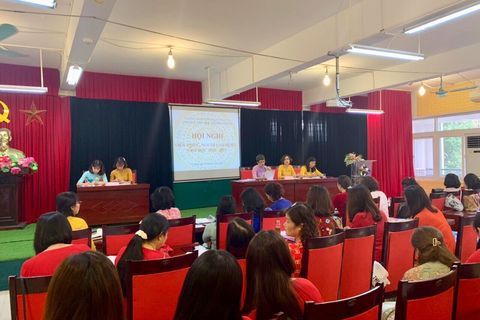 Trường Tiểu học Thành Công B  tổ chức  Hội nghị Viên chức, người lao động năm học 2020 - 2021