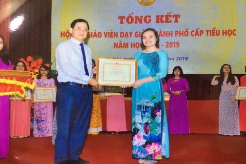 BÀI VIẾT VỀ “GƯƠNG NGƯỜI TỐT - VIỆC TỐT” Nhân vật: Đào Thị Lan Thanh Giáo viên lớp 4 – Trường TH Thành Công B được tuyên dương cấp Thành phố