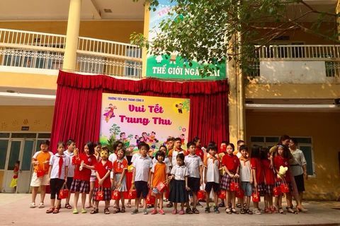 TRUNG THU RỘN TIẾNG CƯỜI CỦA CÔ TRÒ  TRƯỜNG TIỂU HỌC THÀNH CÔNG B