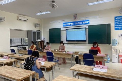 Trường Tiểu học Thành Công B hỗ trợ phụ huynh trong công tác tuyển sinh trực tuyến vào lớp 1 năm học 2021 - 2022