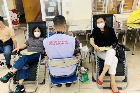 Hiến máu nhân đạo – một việc làm ý nghĩa của  Trường Tiểu học Thành Công B trong ngày đặc biệt