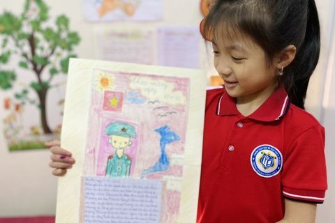 Những tiết Sinh hoạt theo chủ điểm sôi nổi, ý nghĩa kỷ niệm  ngày thành lập Quân đội nhân dân Việt Nam 22/12  của Liên đội trường Tiểu học Thành Công B