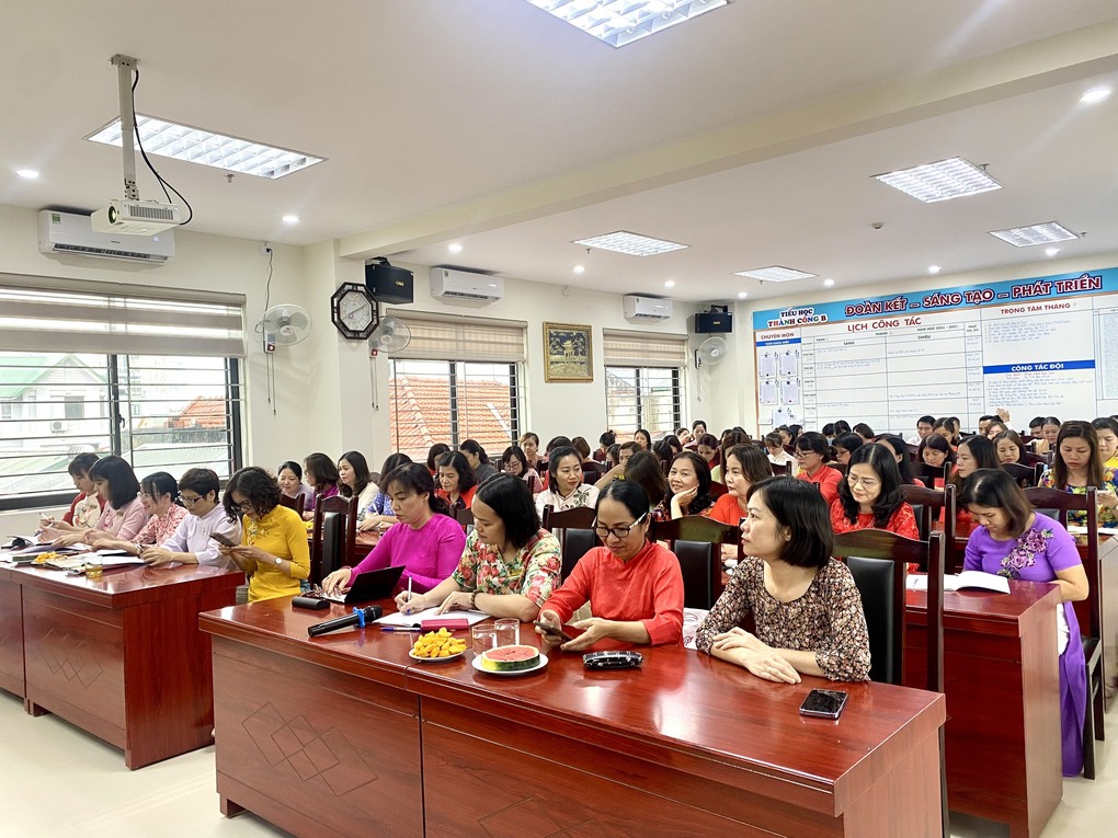 Trường Tiểu học Thành Công B tổ chức Hội nghị Viên chức, người lao động năm học 2022 - 2023