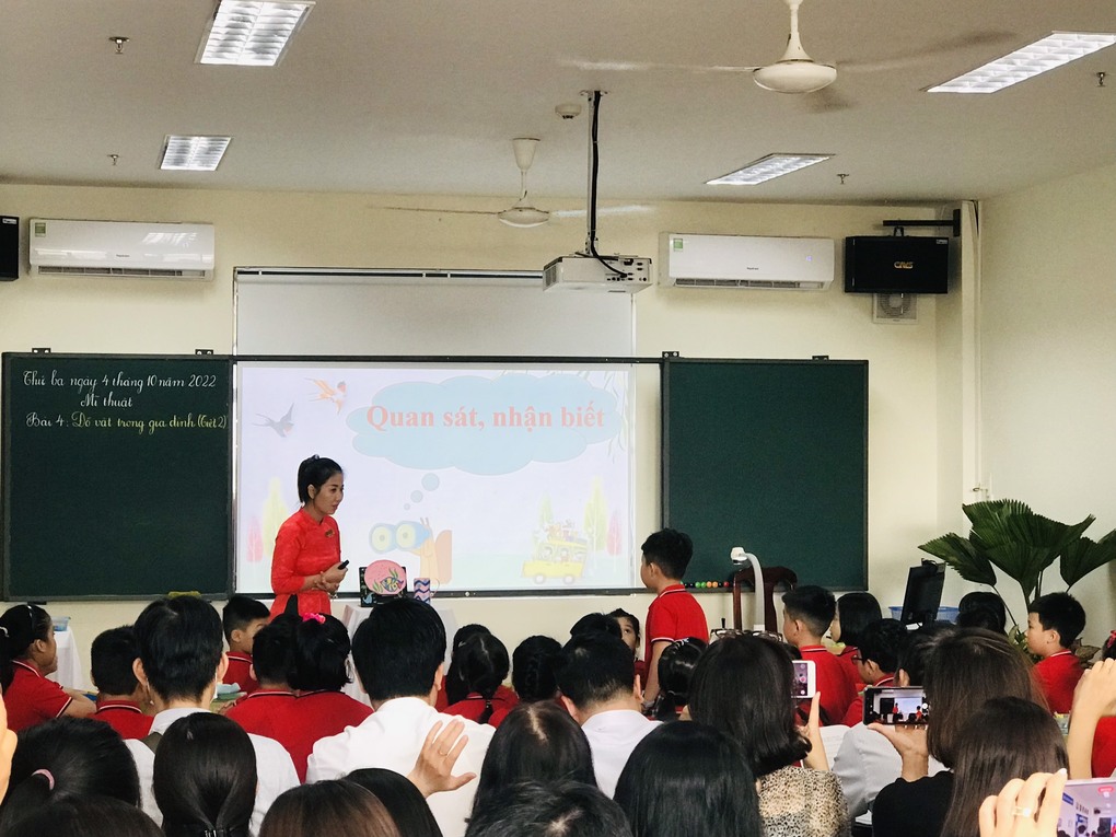 Chuyên đề Thành phố: "Tổ chức hoạt động dạy học môn Mĩ thuật lớp 3 theo CTGDPT năm 2018" tại trường Tiểu học Thành Công B