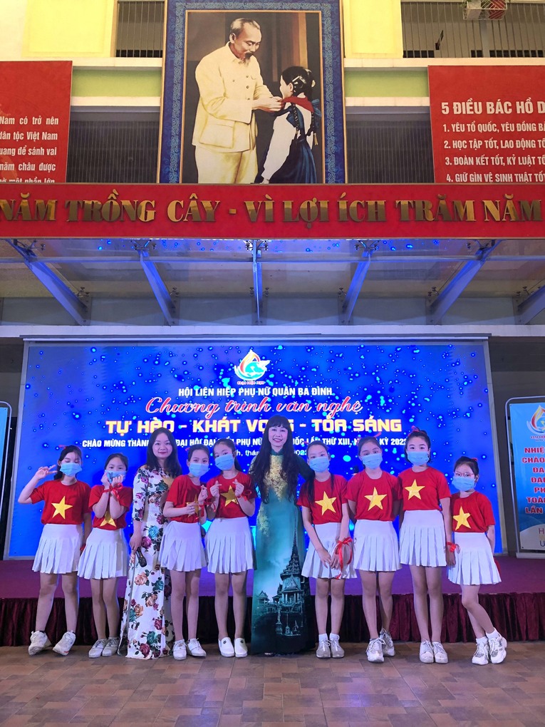 Cô trò trường Tiểu học Thành Công B vinh dự tham gia văn nghệ chào mừng thành công của Đại hội đại biểu phụ nữ toàn quốc lần thứ XIII, nhiệm kỳ 2022 – 2027