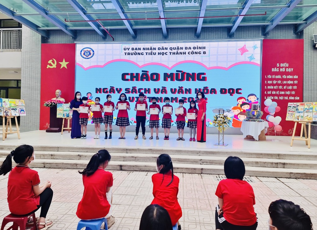 Tổ chức Ngày Sách và Văn hóa đọc Việt Nam cấp trường