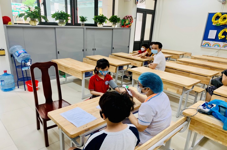 Trường Tiểu học Thành Công B phối hợp tổ chức tiêm vắc-xin phòng Covid–19 cho học sinh khối 4 – 5