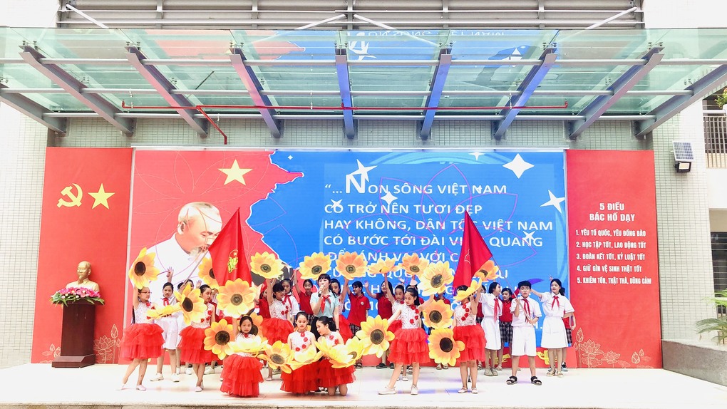 Tưng bừng, rộn rã trong Liên hoan Ca khúc Măng non “Tiến lên Đoàn viên” của Liên đội trường Tiểu học Thành Công B