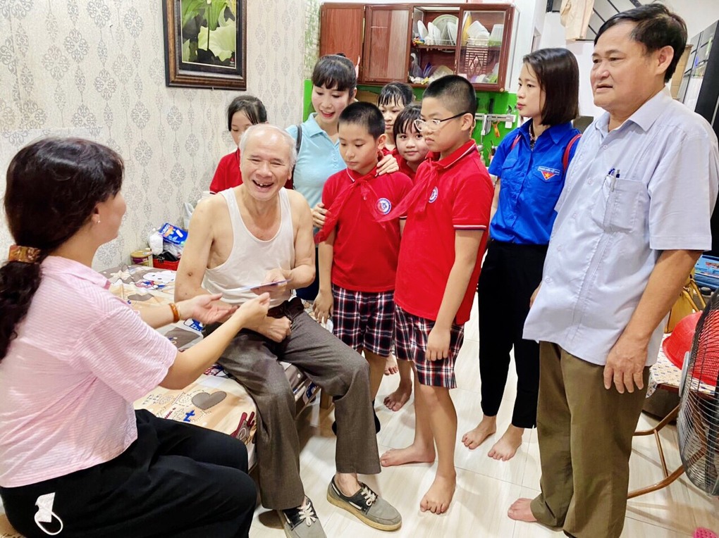 Trường Tiểu học Thành Công B kỷ niệm 75 năm ngày Thương binh liệt sỹ