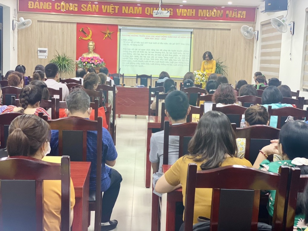 Hội nghị đối thoại với chủ đề “Giáo dục kĩ năng sống cho học sinh đảm bảo an toàn trường học”