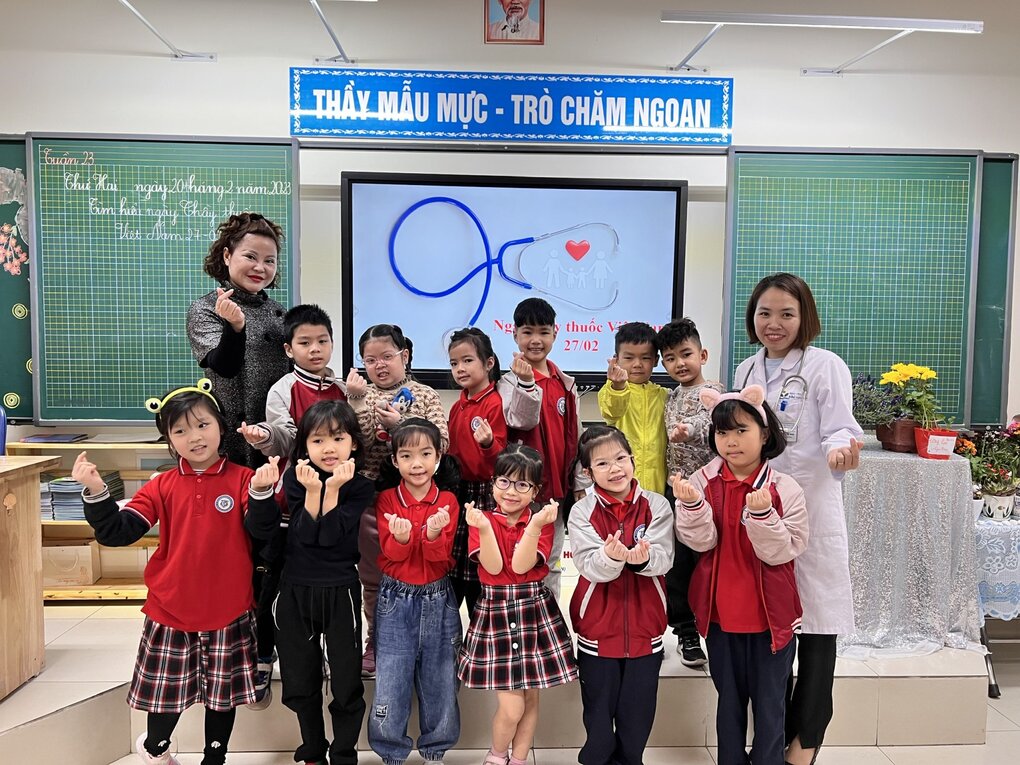 Học sinh lớp 1A4 với hoạt động tìm hiểu ngày thầy thuốc Việt Nam 27-2 và những bệnh dễ mắc phải ở trẻ em