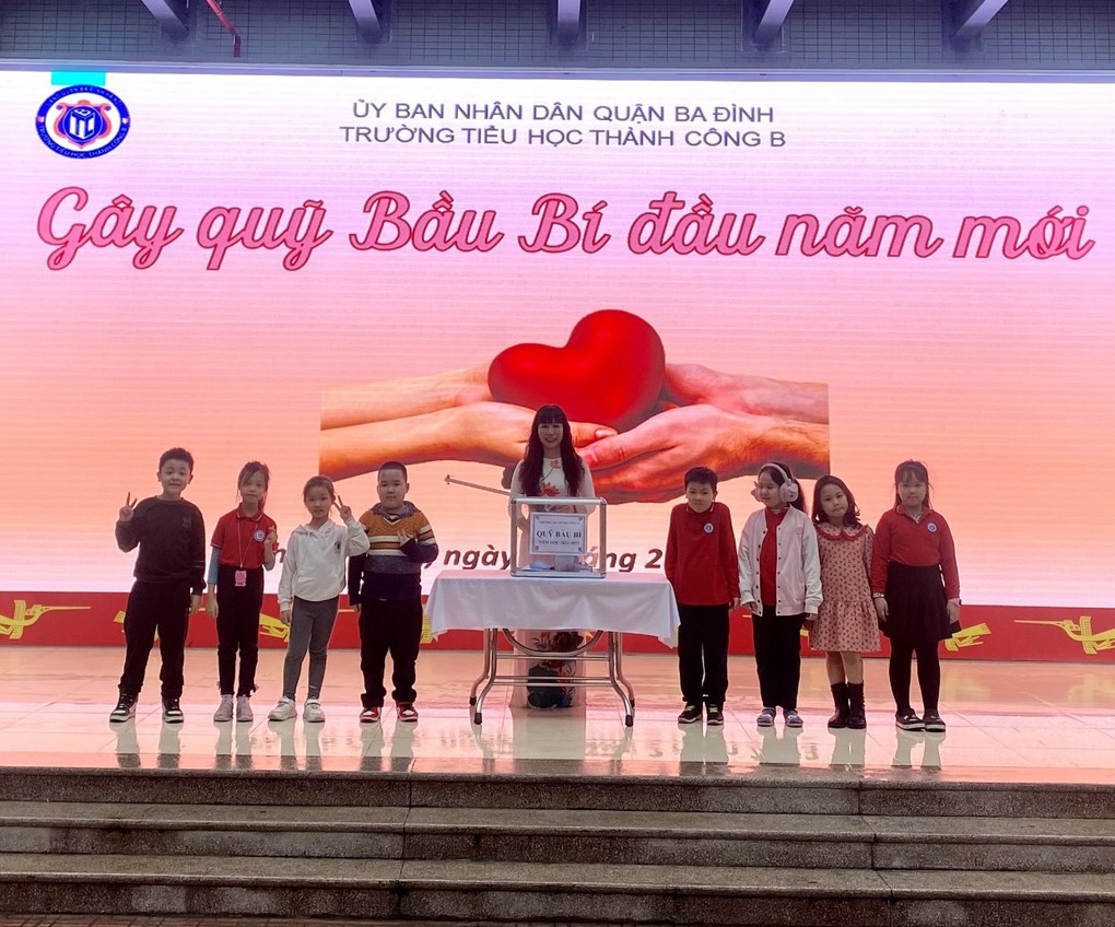 Gây Quỹ Bầu Bí đầu năm mới tại trường Tiểu học Thành Công B