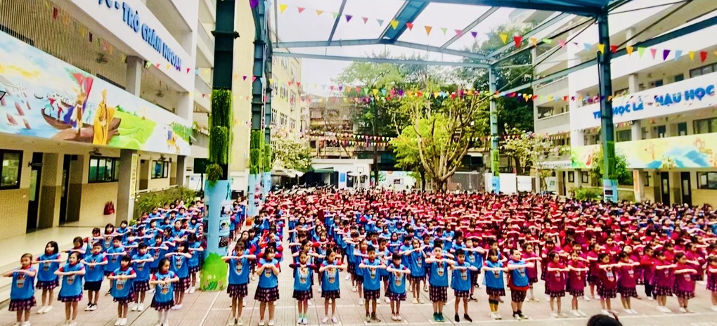 1000 học sinh trường Tiểu học Thành Công B tham gia quay video clip đồng diễn Flashmob