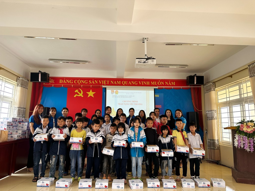 Hưởng ứng tháng Thanh niên - Chi đoàn Trường Tiểu học Thành Công B lan tỏa hạnh phúc