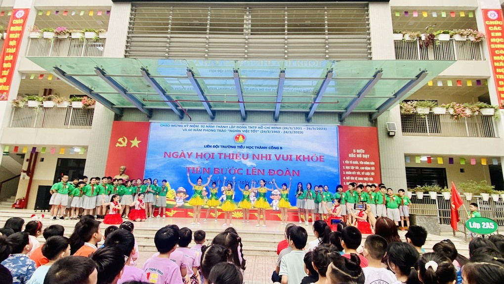 Sôi nổi trong Ngày hội “Thiếu nhi vui khỏe - Tiến bước lên Đoàn”và Lễ kết nạp đội viên mới năm học 2022 – 2023