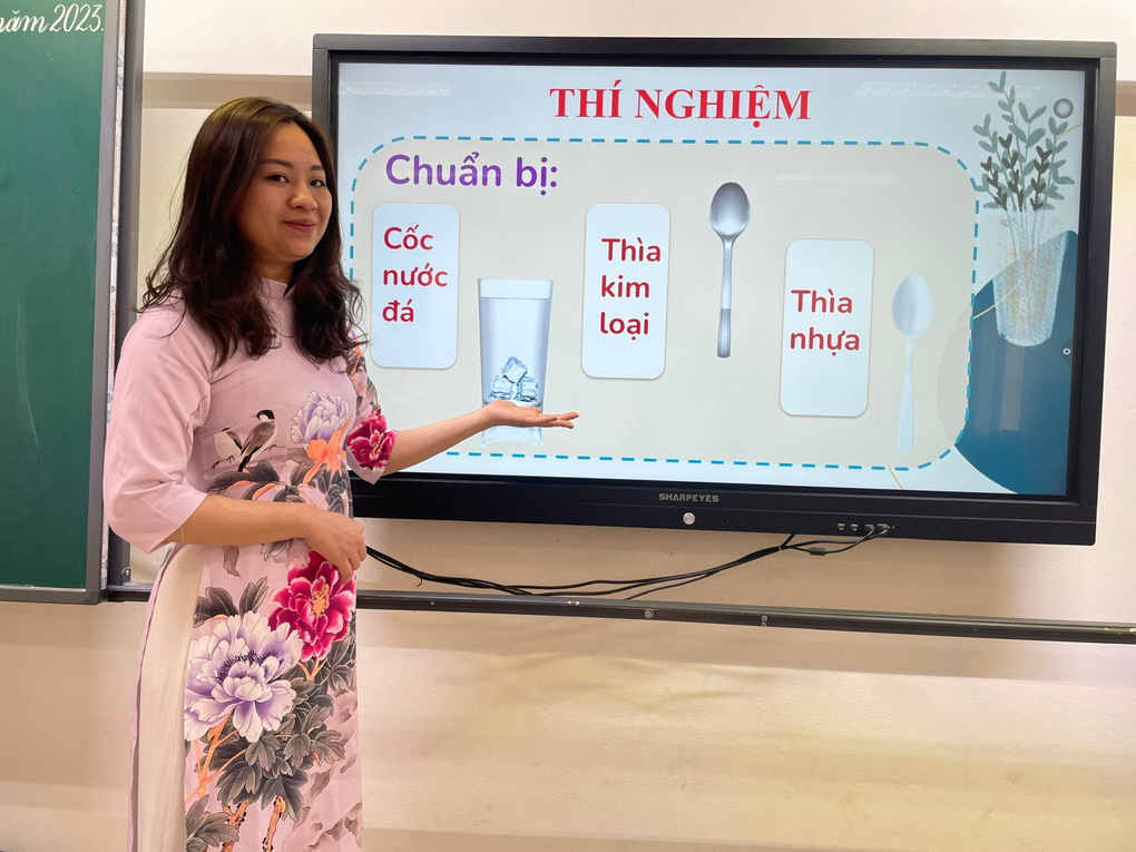 Cô giáo Đào Ngọc Yến dạy thử nghiệm bài 13 “Vật dẫn nhiệt tốt, vật dẫn nhiệt kém” môn Khoa học Bộ sách Kết nối tri thức với cuộc sống