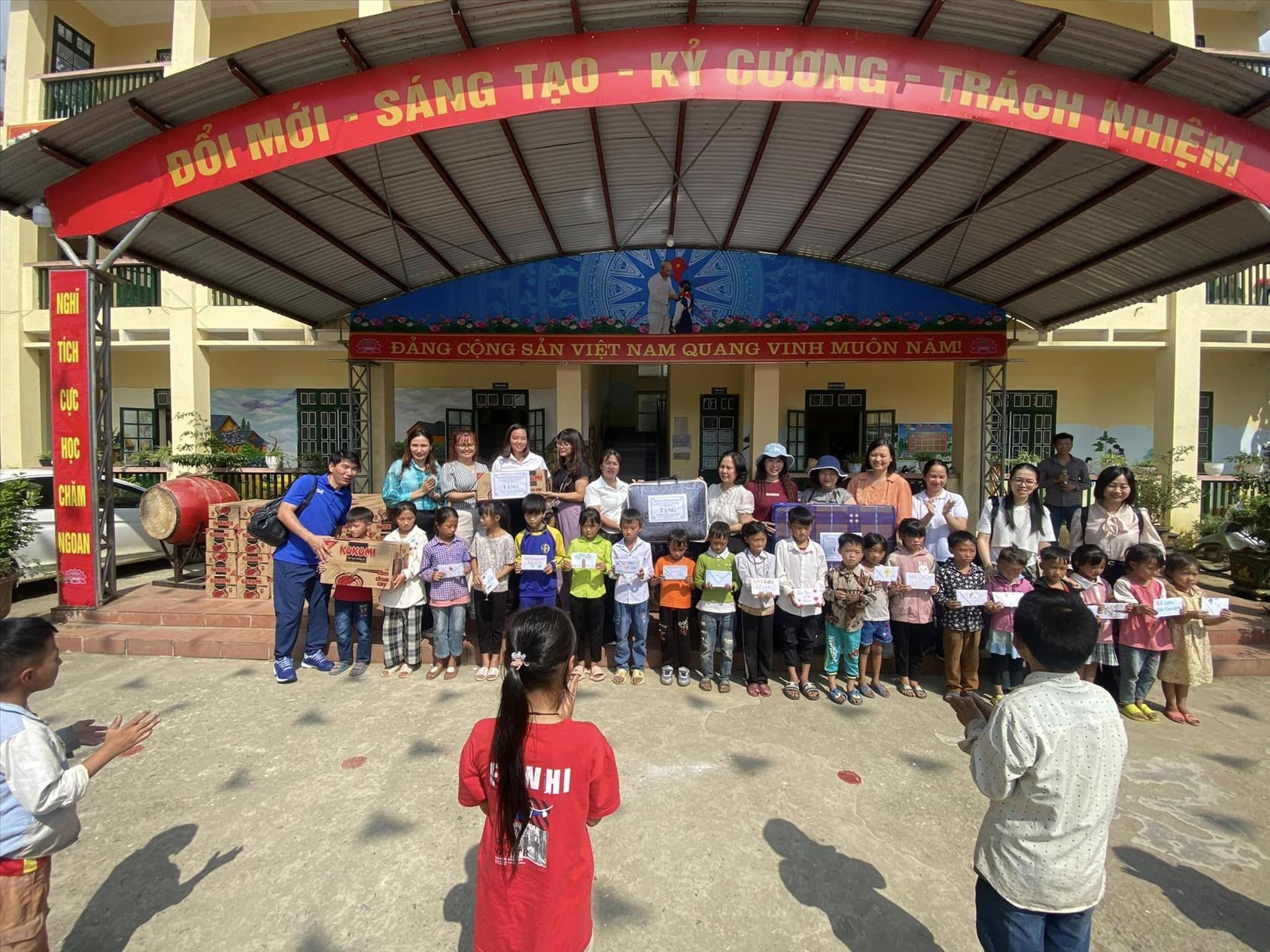 Chuyến đi thiện nguyện đến Trường PTDTBT Tiểu học Tả Giàng Phìn, xã Ngũ Chỉ Sơn, thị xã Sa Pa, tỉnh Lào Cai: Tình người sau cơn bão Yagi