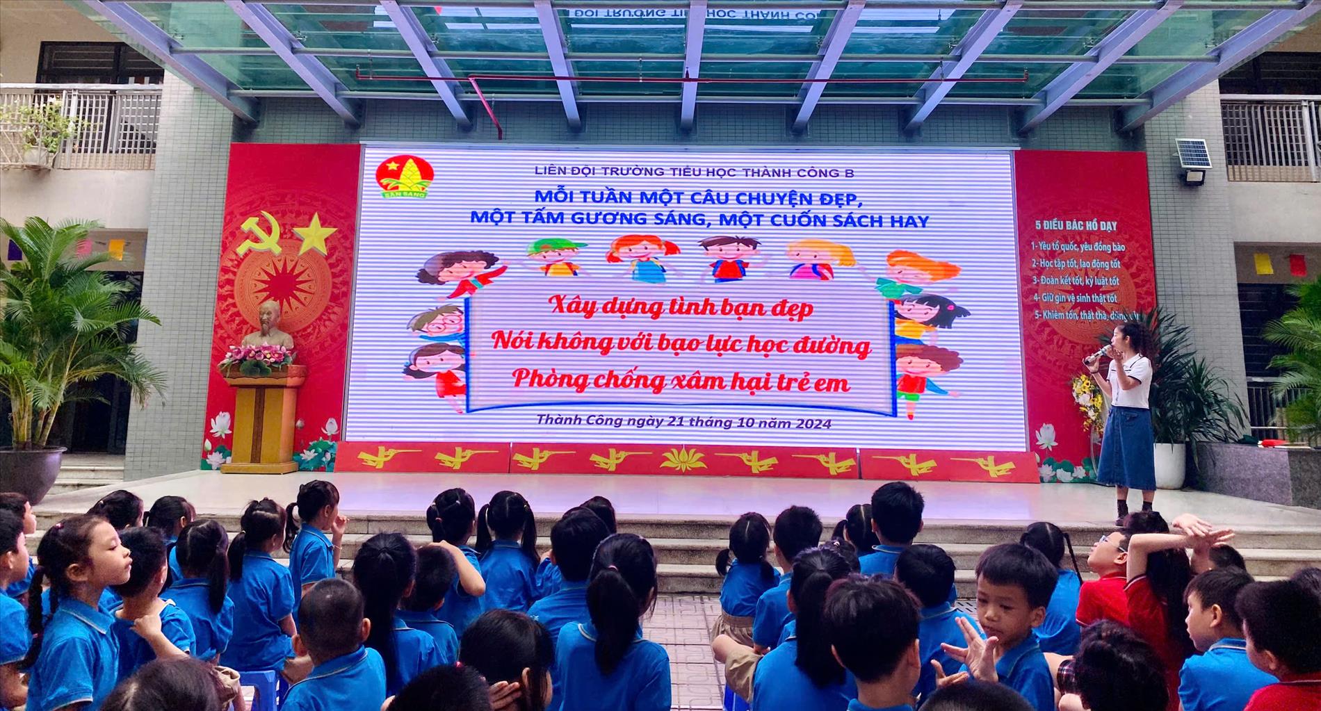 Sinh hoạt dưới cờ với chủ đề: Xây dựng tình bạn đẹp - Nói không với bạo lực học đường, phòng chống xâm hại trẻ em