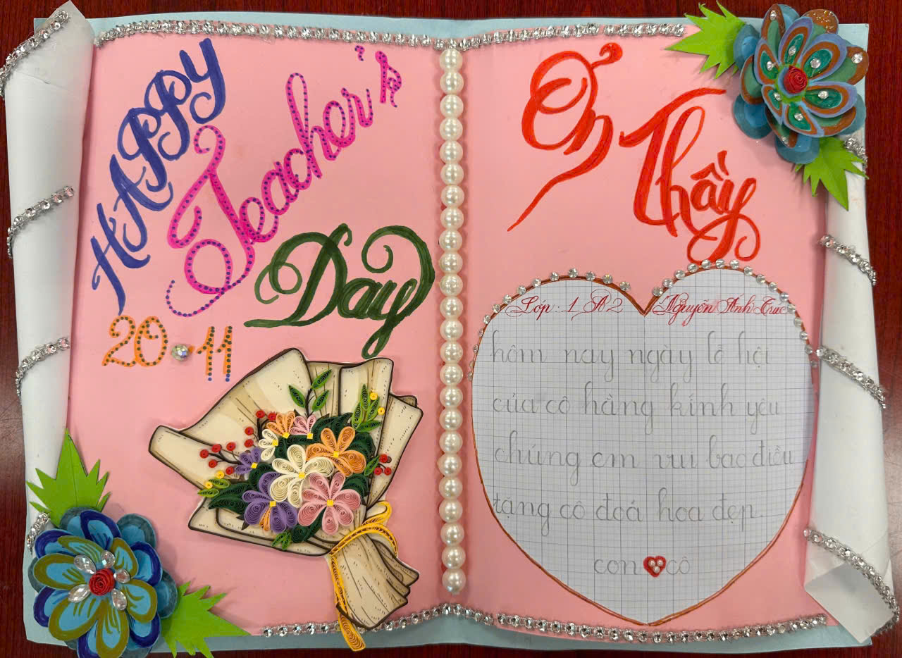 Học sinh lớp 1 tham gia thi Viết chữ đẹp chào mừng ngày Nhà giáo Việt Nam 20/11