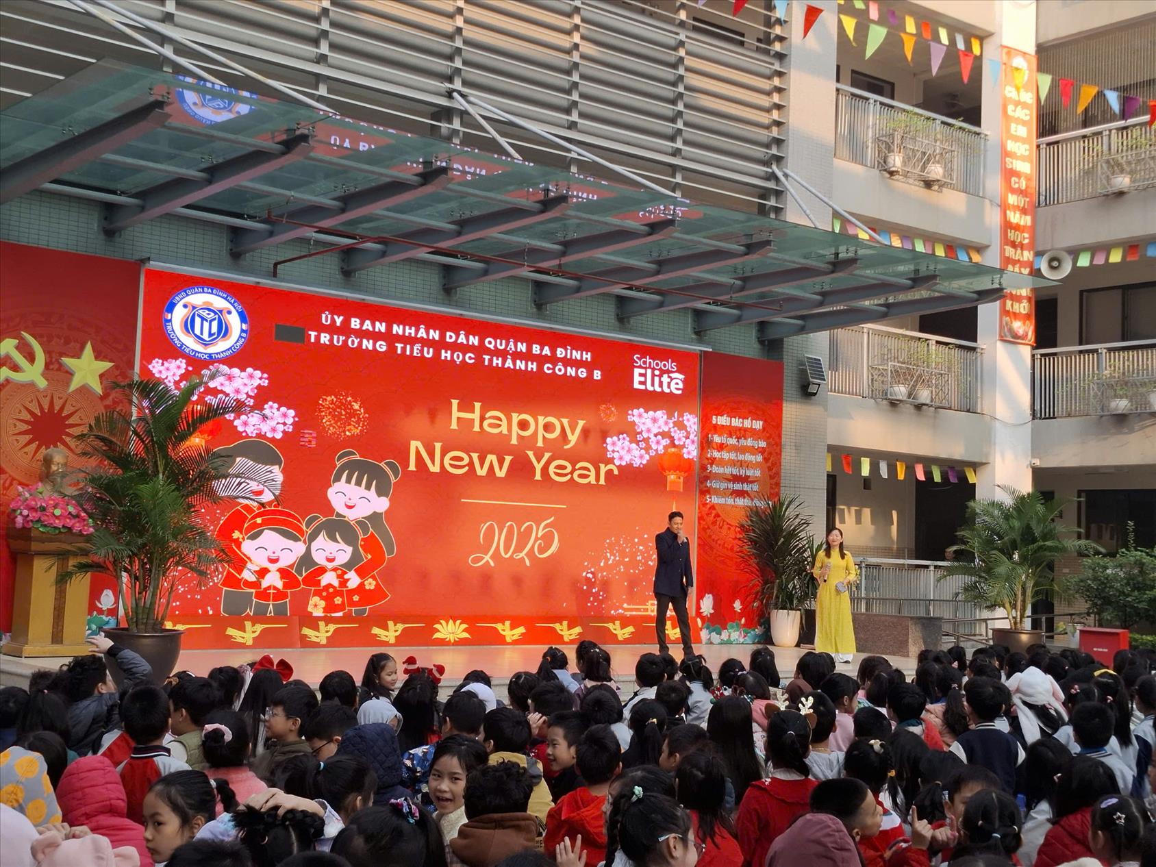 Chương trình giao lưu Tiếng Anh chào đón năm mới 2025 – Một ngày đặc biệt tại trường Tiểu học Thành Công B