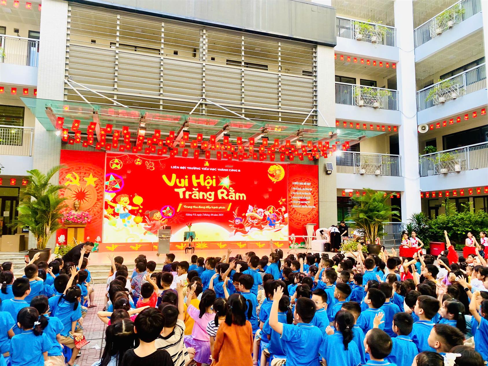 Tưng bừng “Vui Hội Trăng Rằm” tại Trường Tiểu học Thành Công B