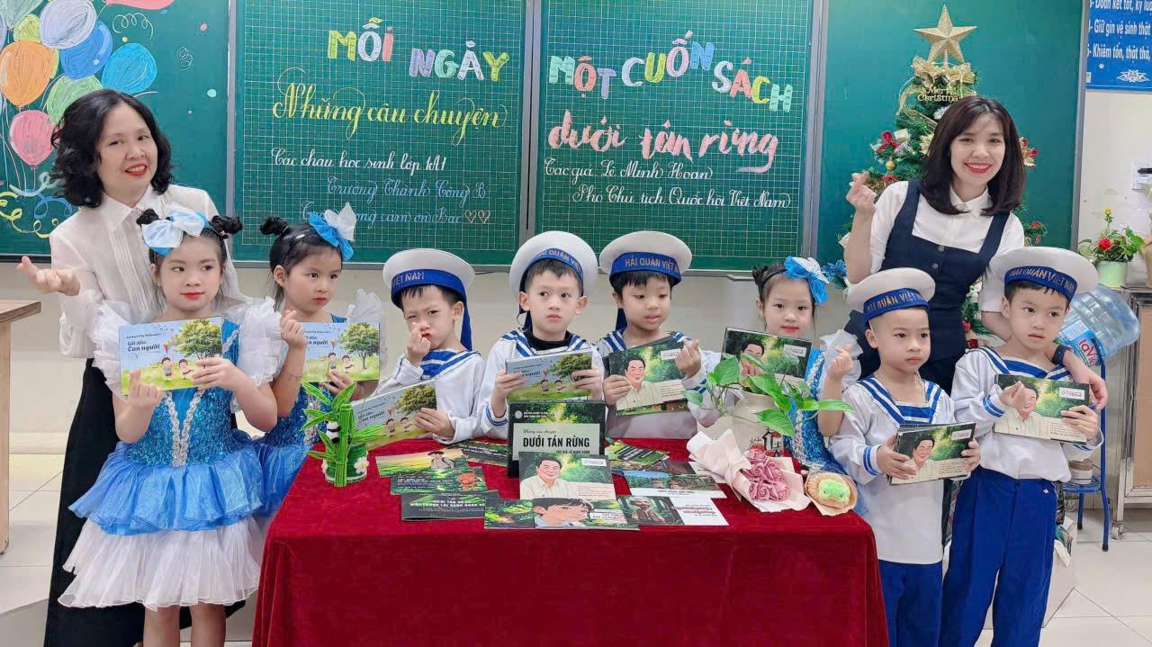 Niềm vui đọc sách của học sinh lớp 1A1 Trường Tiểu học Thành Công B