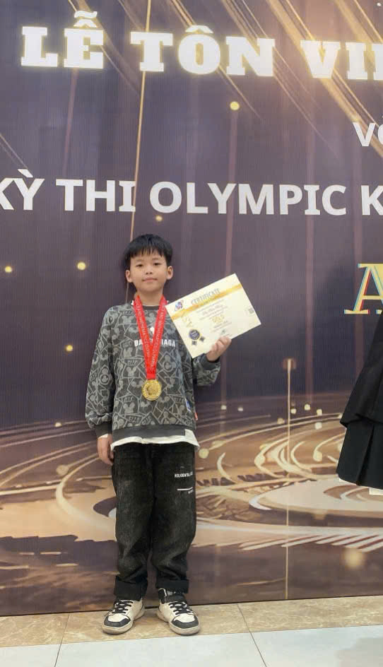Bùi Nam Phong – Thành công bắt đầu từ niềm mê - Xuất sắc đạt giải Vàng trong kì thi Olympic Quốc tế Khoa học, Toán và Tiếng Anh ASMO vòng Quốc gia