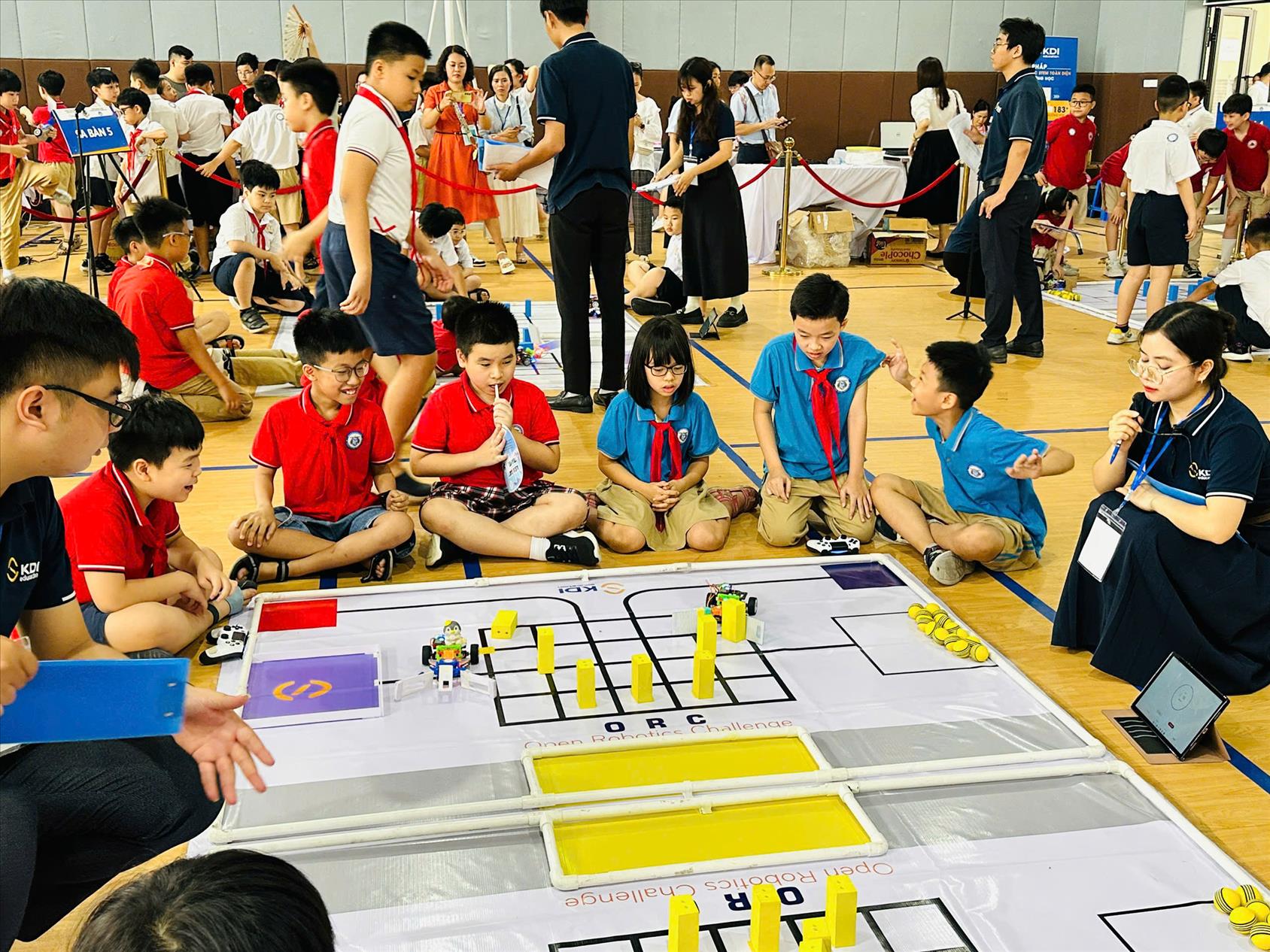 Học sinh trường Tiểu học Thành Công B hào hứng tham gia Cuộc thi Robotics năm học 2024–2025 với chủ đề “Bảo vệ môi trường biển”