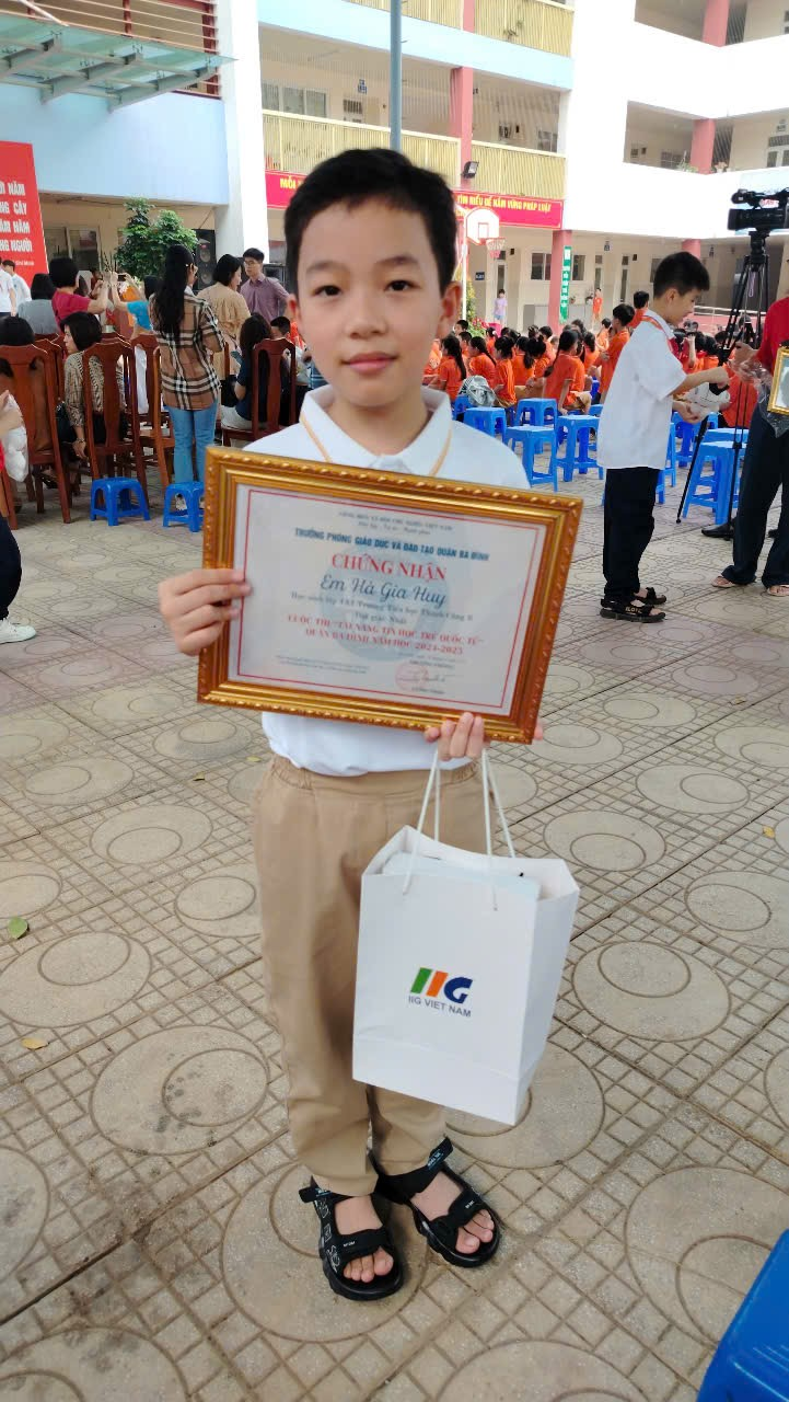 Chúc mừng thành tích của em Hà Gia Huy lớp 4A1: Tài năng tin học trẻ vươn tầm quốc tế