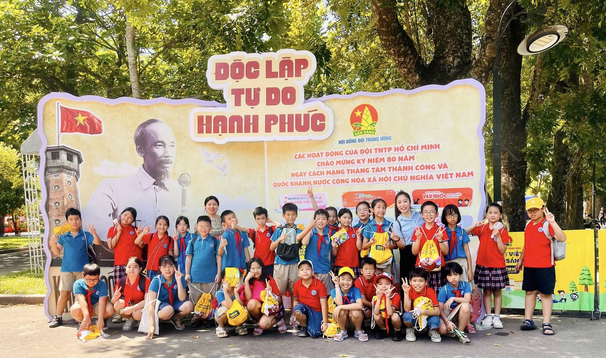 Học sinh tiểu học Thành Công B hào hứng tham gia “Ngày Hội Thiếu nhi Việt Nam – Học tập sáng tạo”