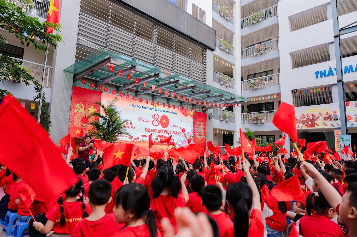 Tự hào 80 năm – Rạng rỡ Việt Nam