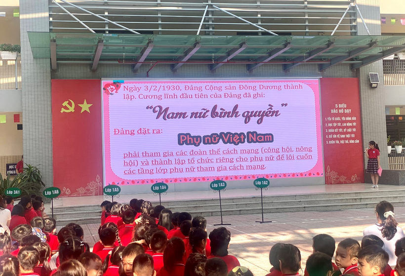 A picture containing text, person, outdoor, people
Description automatically generated