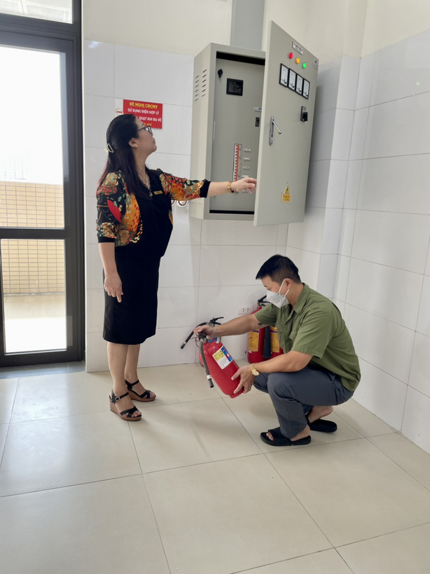 A picture containing indoor, floor, person
Description automatically generated