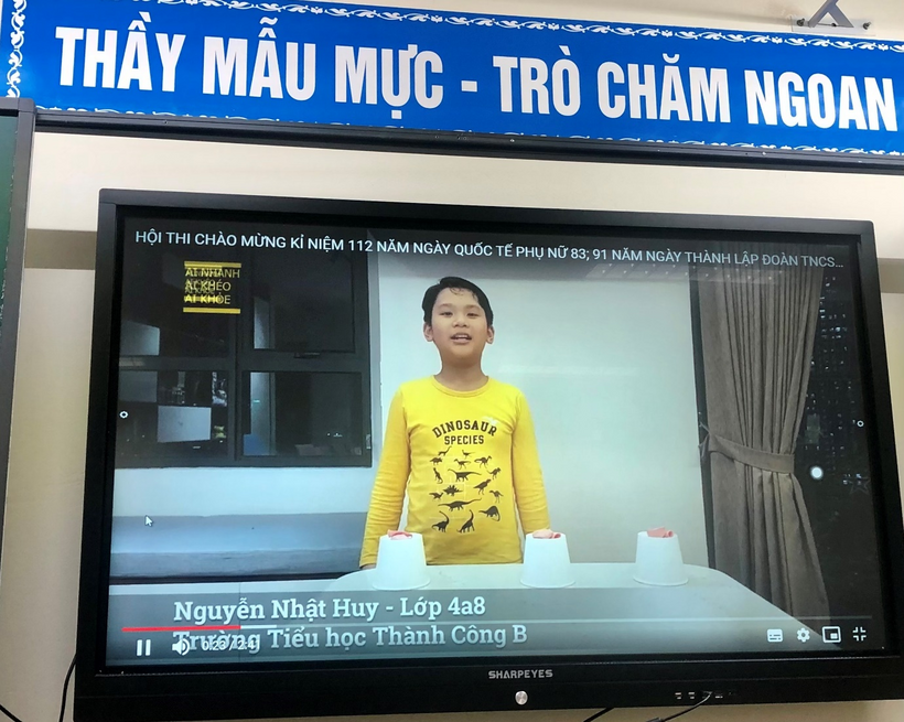 A television screen showing a person
Description automatically generated with low confidence