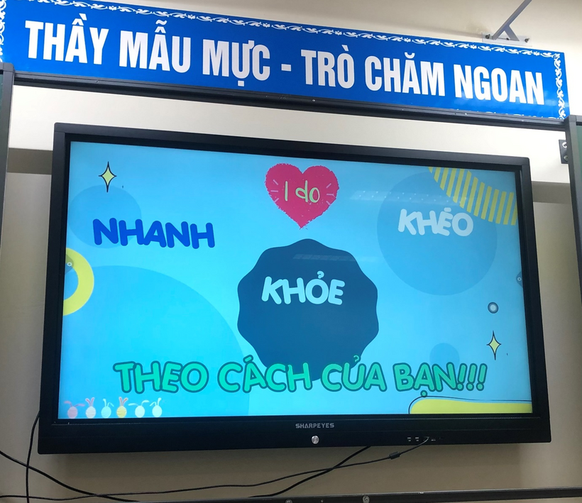 A picture containing text, electronics, monitor, screen
Description automatically generated