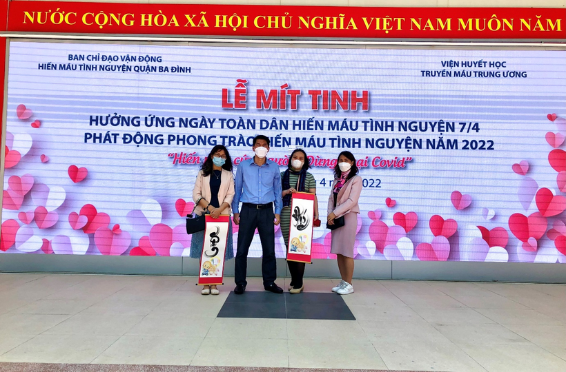 A picture containing calendar
Description automatically generated