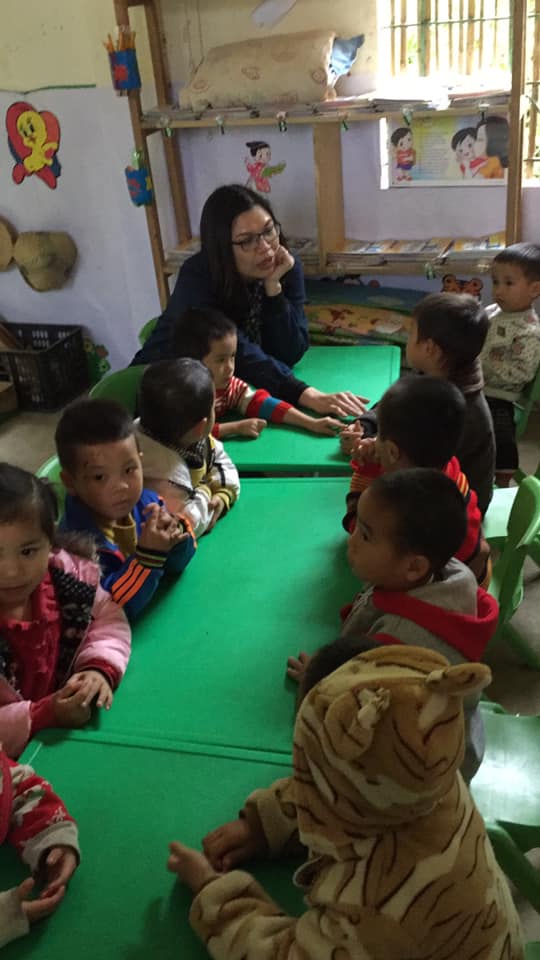 Cô Lan từ thiện 1