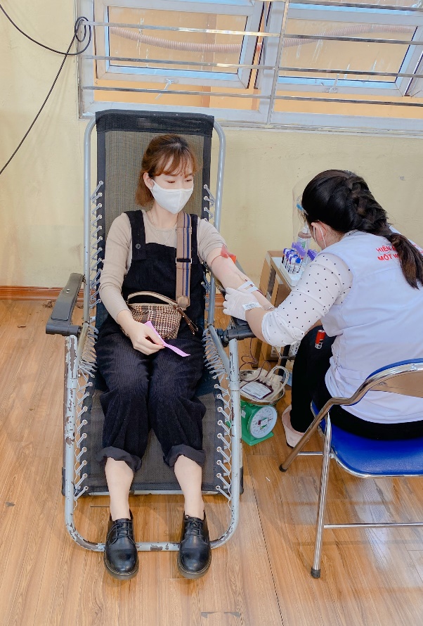 F:\ngọc\Ngoc\Các vấn đề lớp 3\Kiểm định 2020-2021\Hồ sơ CHi đoàn\minh chứng kiểm định\hien mau.jpg