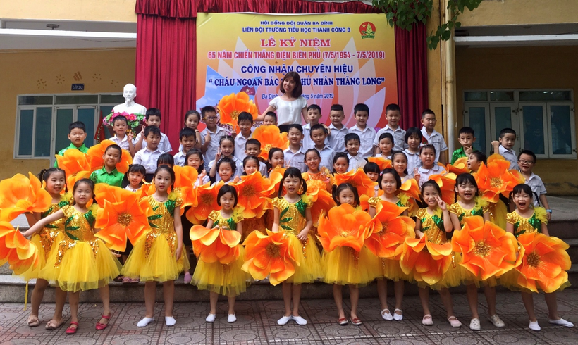 C:\Users\User\Desktop\Ảnh Hà văn nghệ.jpg