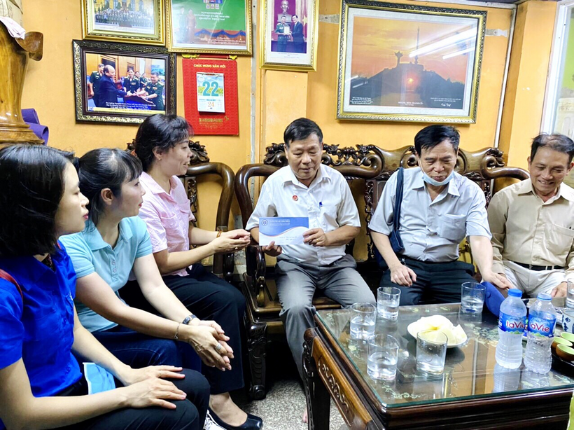 z3512077712045_eb2f168773edaa83dd654b33c3a7df43