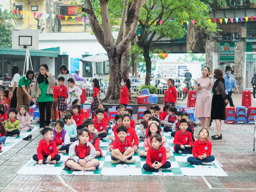 C:\Users\Teachers\Desktop\TIEN'S\ECA\Ring the golden bell\Ảnh\thanh cong B edit\_4030039.jpg