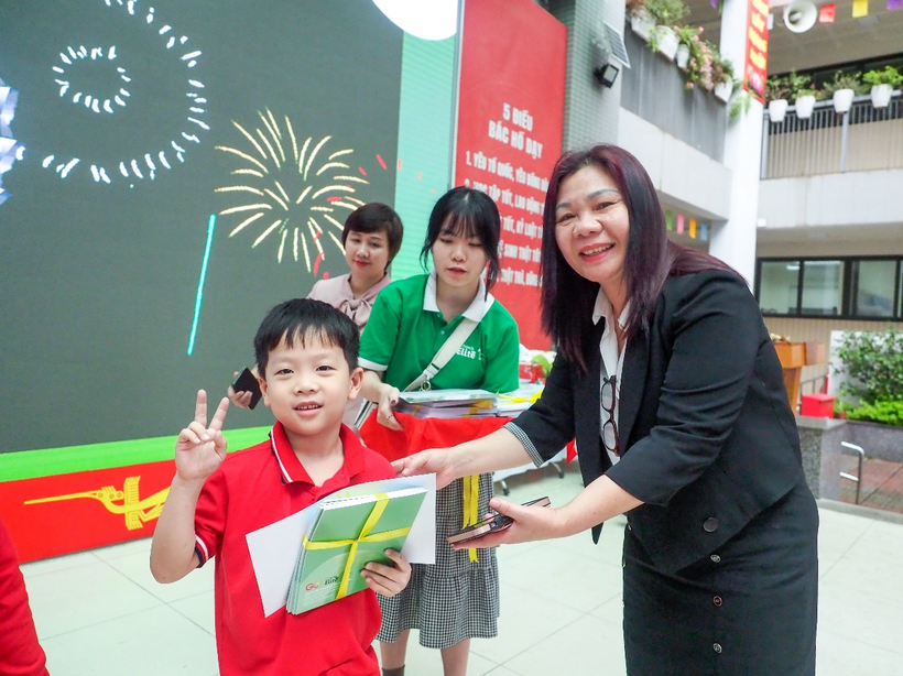 C:\Users\Teachers\Desktop\TIEN'S\ECA\Ring the golden bell\Ảnh\thanh cong B edit\_4030235.jpg