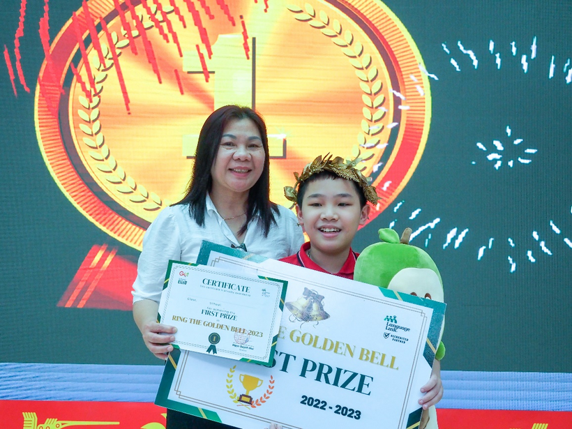 C:\Users\Teachers\Desktop\TIEN'S\ECA\Ring the golden bell\Ảnh\_4030882.jpg