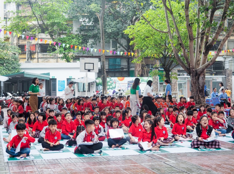 C:\Users\Teachers\Desktop\TIEN'S\ECA\Ring the golden bell\Ảnh\thanh cong B edit\_4030044.jpg