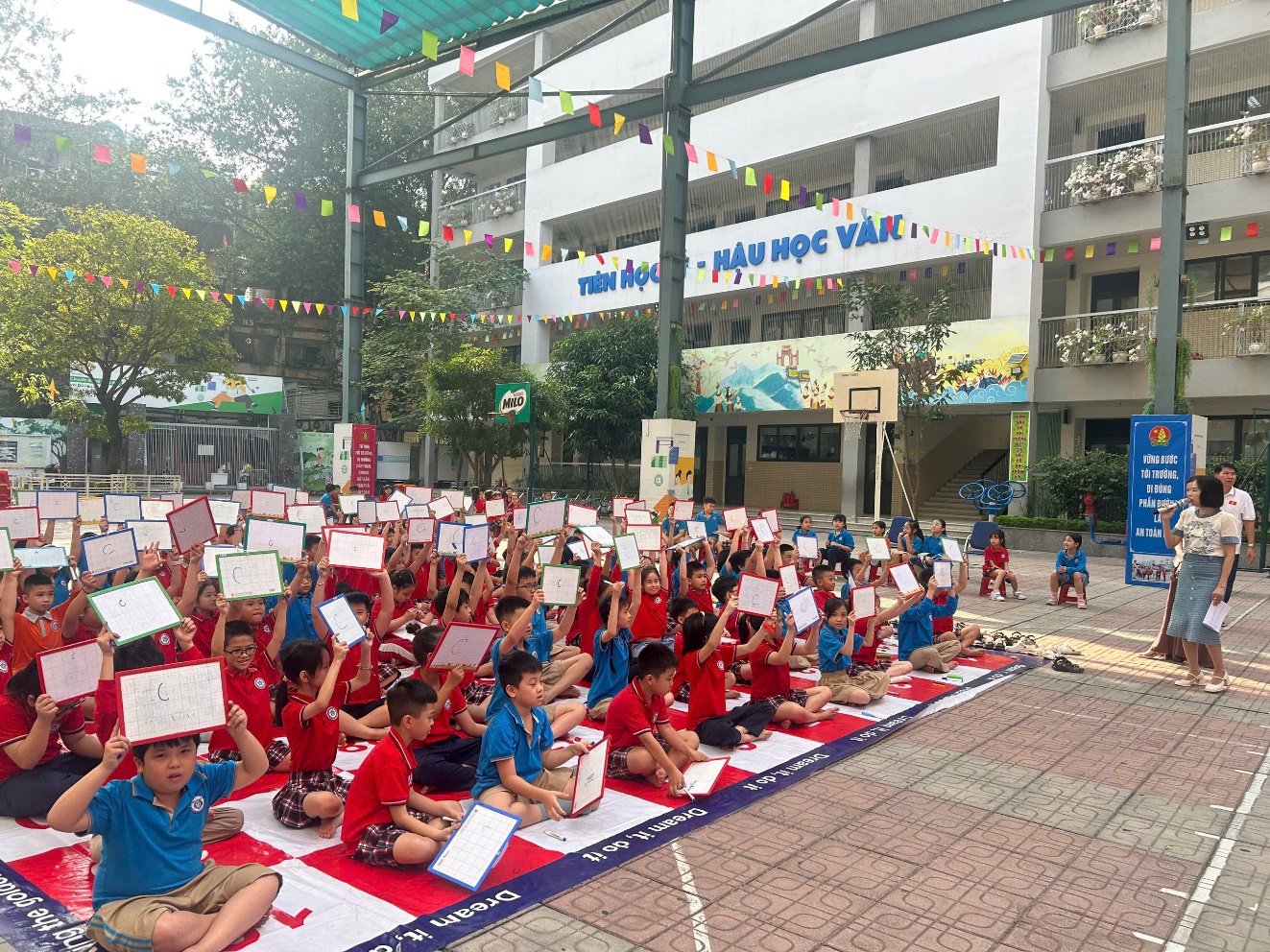 C:\Users\DELL\Desktop\Ảnh bài cảm nhận\12.jpg