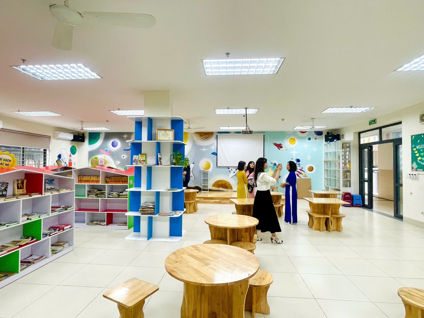 C:\Users\PC\Downloads\đón đoàn yên bái (27-11-2024)\z6073113308812_510b4bcd2fea8bb0d7823a75a081bb45.jpg