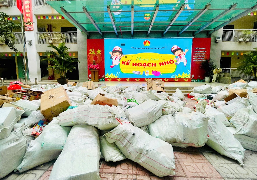 C:\Users\DELL 7390\Downloads\964868e65701eb5fb210.jpg